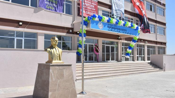 Tekirdağdaki o okula Atatürk büstü konuldu