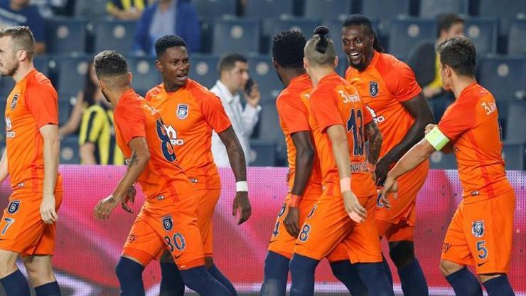 4 büyükler Başakşehirin bileğini bükemiyor