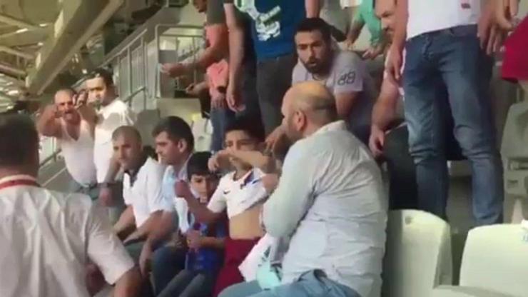Türkiye iki çocuğun Trabzonspor formasının çıkarttırılmasını konuşuyor