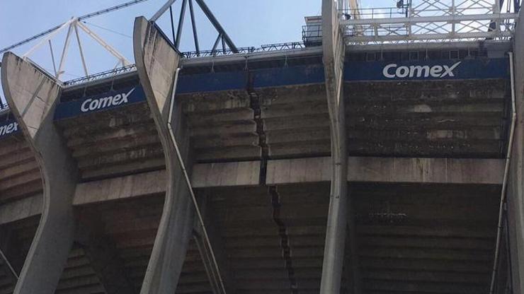 Meksika depreminde stat çatladı