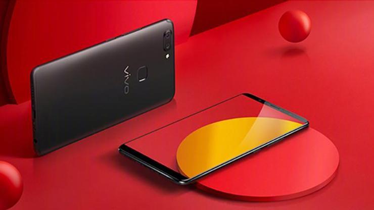 Üst segmente kafa tutacak telefon