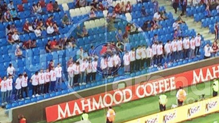 Trabzon maçında Sedat Peker için gösteri