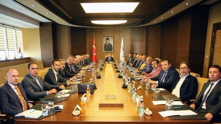 İki Bakan Süper Lig kulüp yöneticileriyle neden görüştü