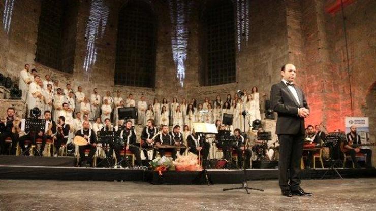 ABDden davet alan Nobel Barış Ödülü adayı koro kapıda kaldı
