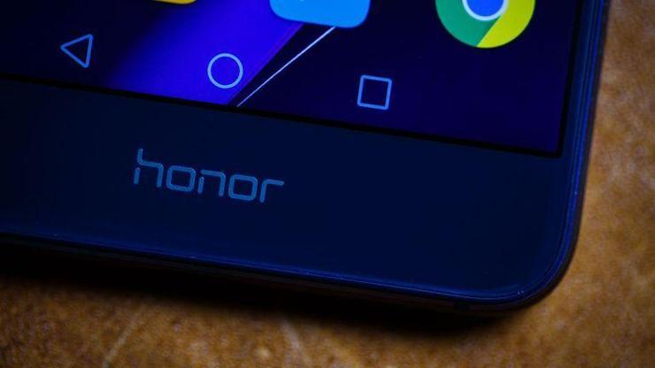 Honor yeni amiral gemisi ile sahnede