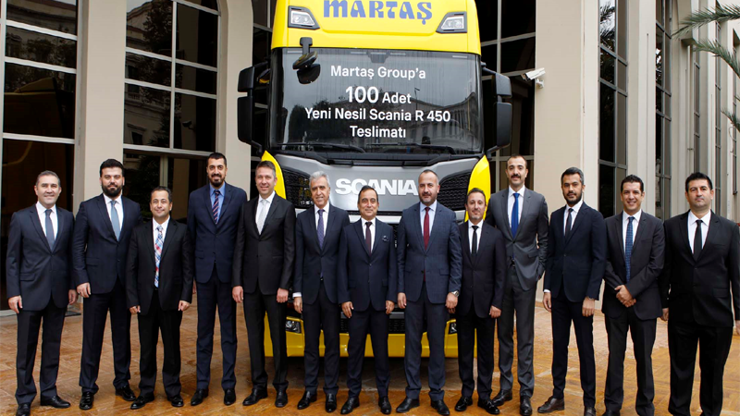 Scania 100 çekiciyi teslim etti