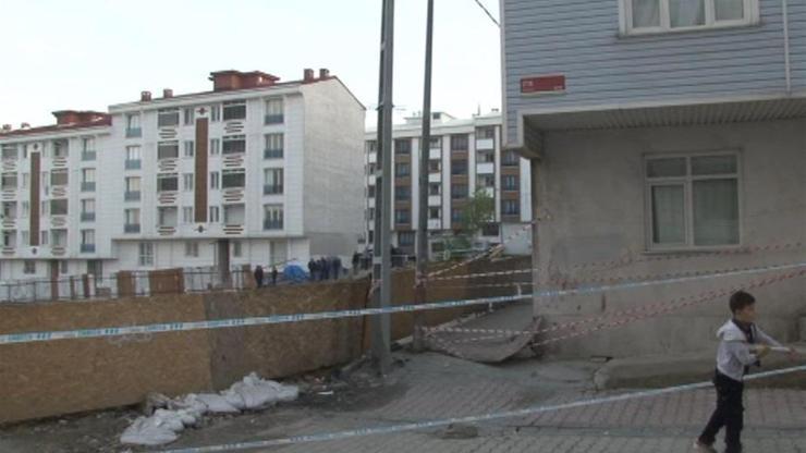 Son dakika... Esenyurtta toprak kayması: Binalar boşaltıldı
