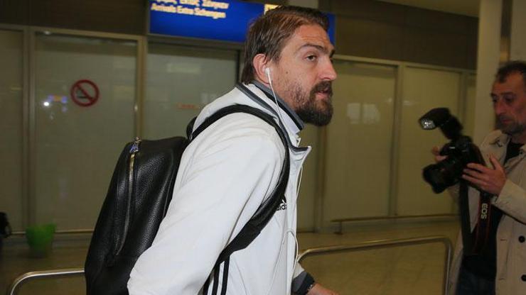 Caner Erkin tesislerden ayrıldı