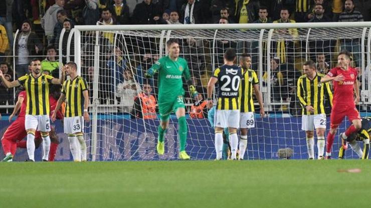 Fenerbahçe Süper Ligde 65 haftadır lider olamıyor