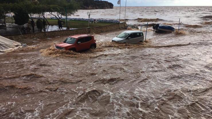 Son dakika... Mersinde okullar tatil mi Valilikten açıklama geldi