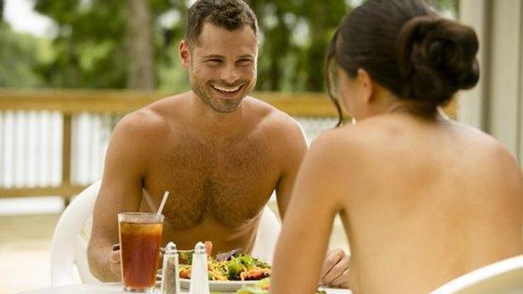 Parisin ilk nudist restoranı: Çalışan, müşteri herkes çıplak