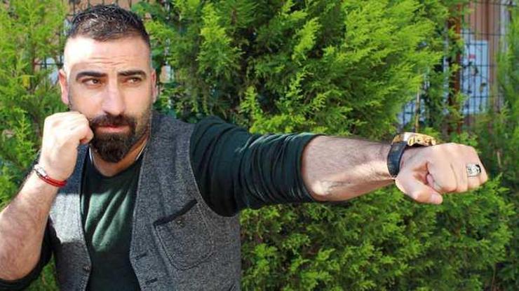 Şampiyon Kick Boksçu silahını temizlerken kendisini vurdu
