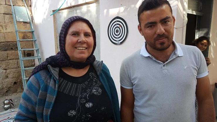 Yolda bulduğu 4 bin 300 TL’yi sahibine ulaştırdı