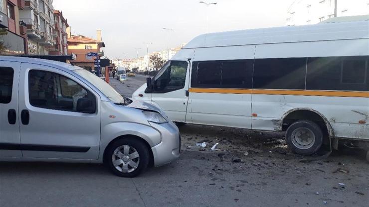 Ankara’da öğrenci servisi kaza yaptı: 4 yaralı