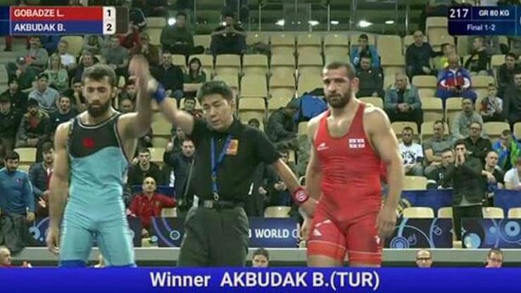 Burhan Akbudak Dünya şampiyonu oldu