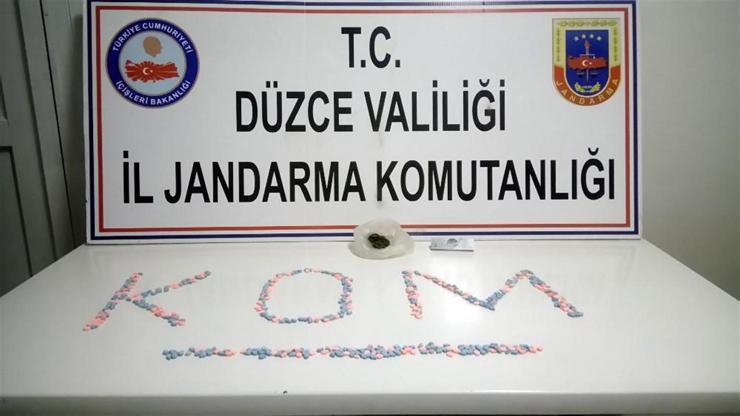 Uyuşturucu için yapılan aramada FETÖ kitapları bulundu