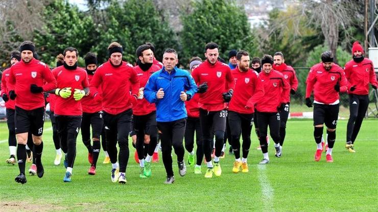Son dakika... Samsunsporda oyuncular ayaklandı
