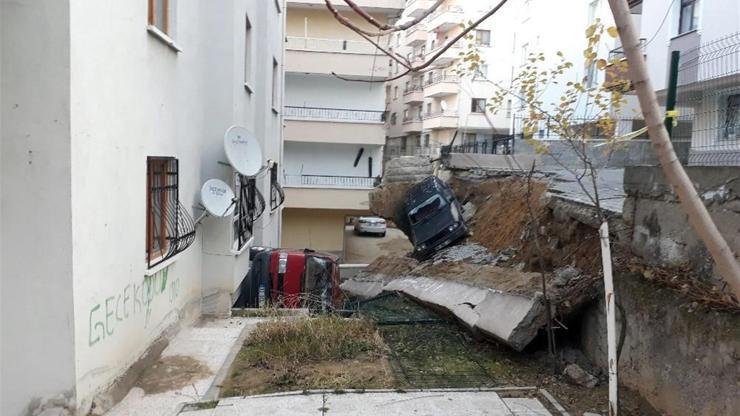 Duvar araçların üzerine göçtü