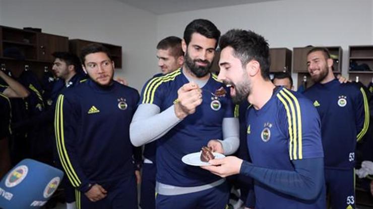 Hasan Ali Kaldırıma sürpriz doğum günü kutlaması