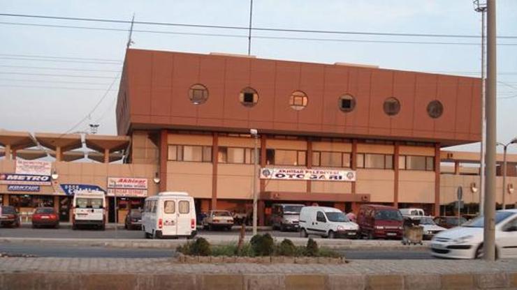 Manisada bilet aldığı otobüs gitti diye görevlileri bıçakladı: 1 ölü, 1 yaralı