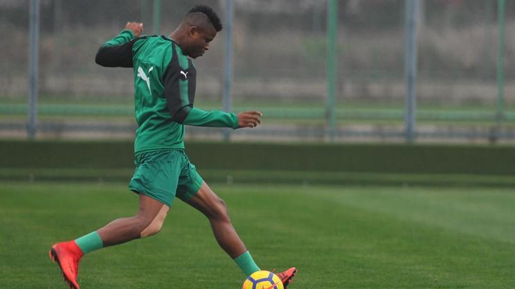 Bursaspora Mikel Agu müjdesi