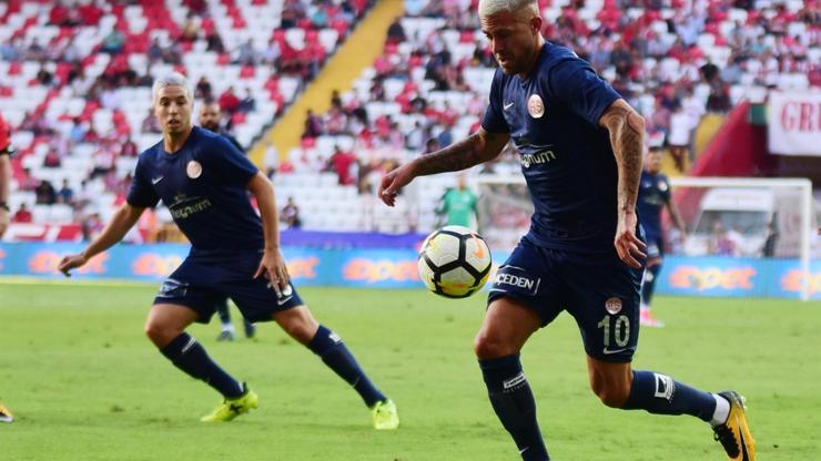 Antalyasporda yaprak dökümü: Nasriden sonra Menez de ayrılıyor