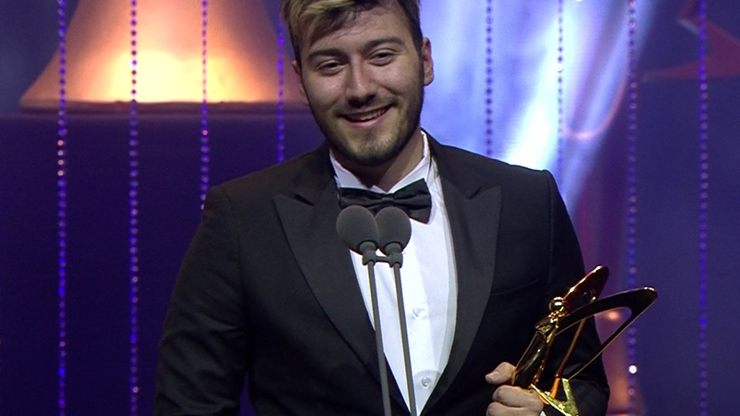 Youtuber Enes Baturdan ödülü geri alındı