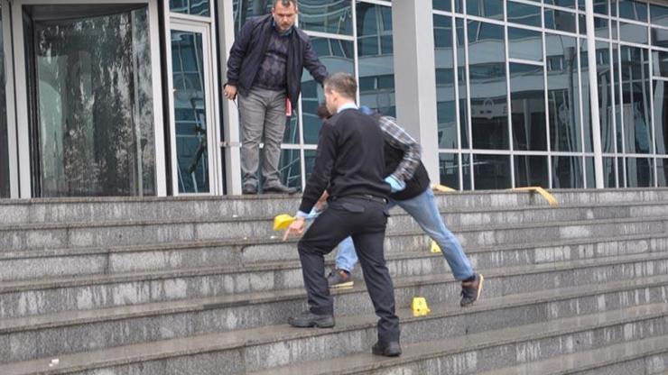 Mersinde adliye önünde silahlı saldırı: 1 ölü, 3 yaralı