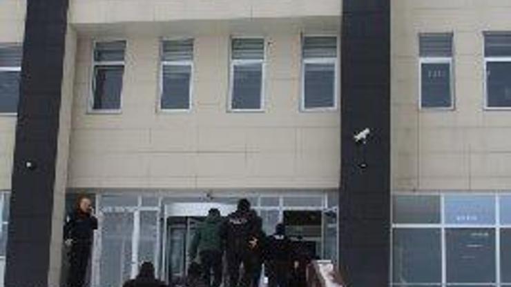 İnsan kaçakçılarına darbe: 14 gözaltı
