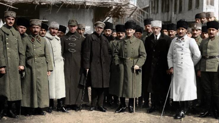 Atatürkün bu fotoğrafı ilk kez renklendirildi