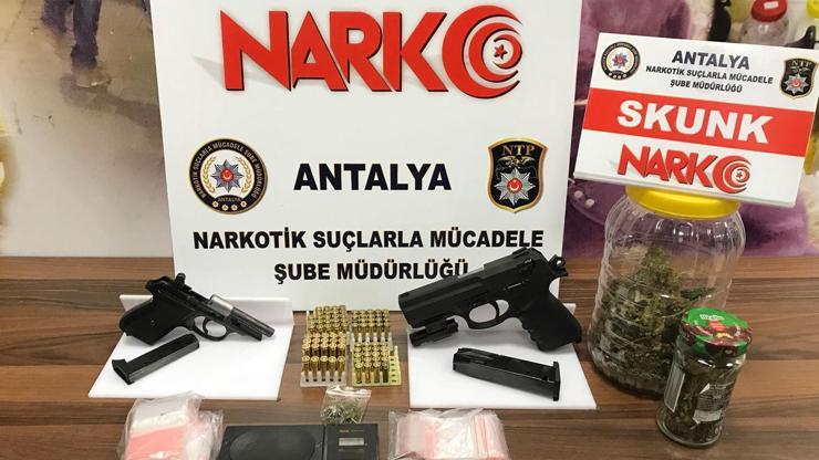 Antalyada uyuşturucu operasyonu: 8 gözaltı