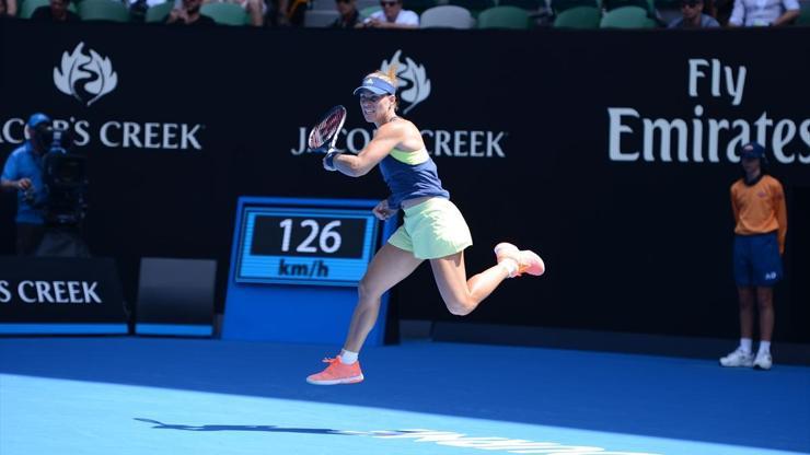 Angelique Kerber yarı finalde