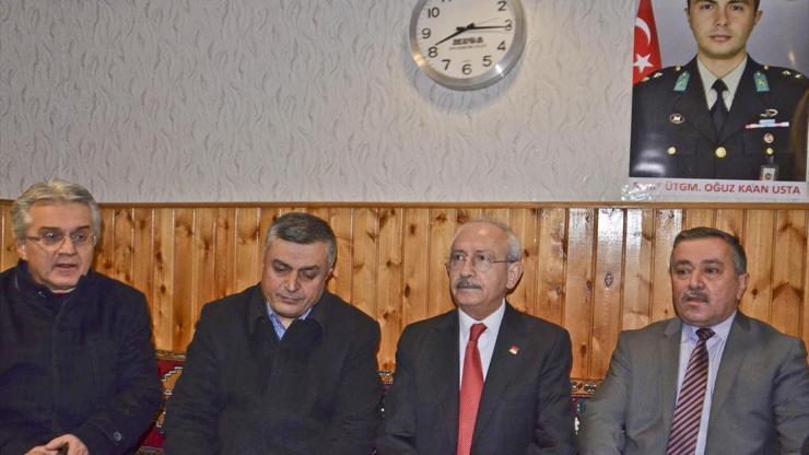 Kılıçdaroğlundan şehit ailesine taziye ziyareti