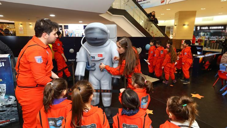 Minik astronotlar Beylikdüzü Migros AVM’de buluşuyor