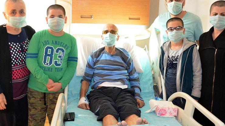 Kanser hastası babalarına destek için saçlarını kazıttılar