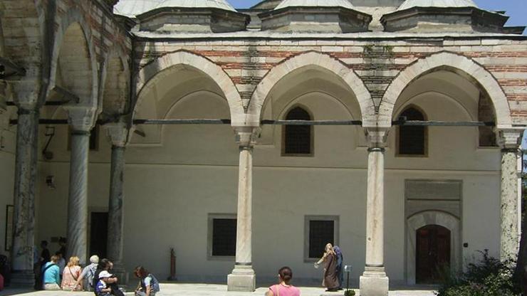 Topkapı Sarayının Has Odası için mini etek uyarısı