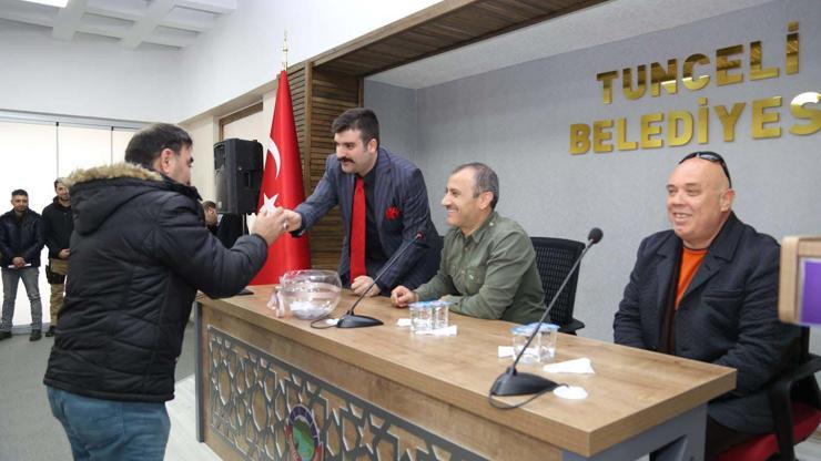 Tuncelide kurallara uymayan 33 kişiden alınan TOKİ konutları kura ile dağıtıldı