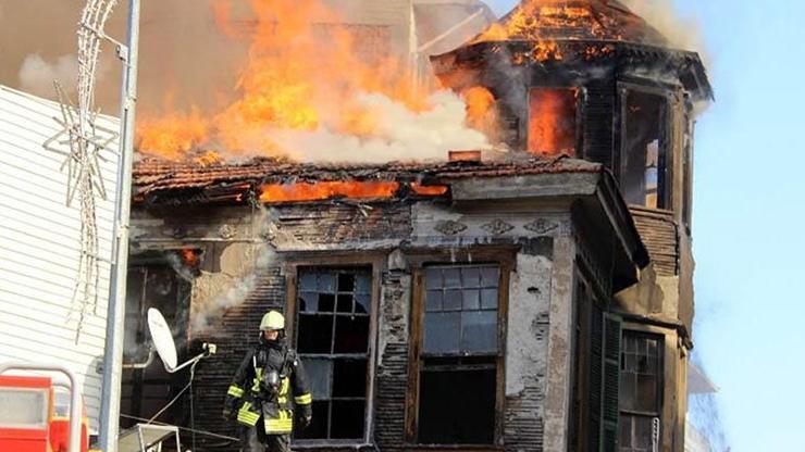 Denizlideki tarihi Hüdai Konağındaki yangın kundaklama çıktı: 1 kişi yakalandı