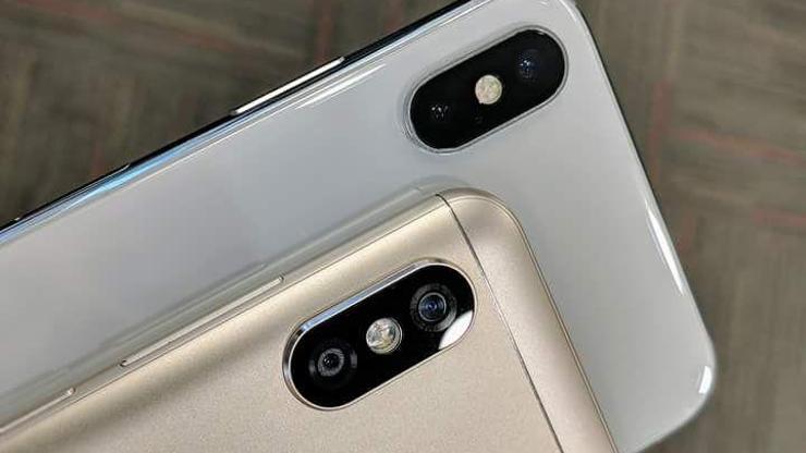 Kamerası ile iPhone X’e benziyor