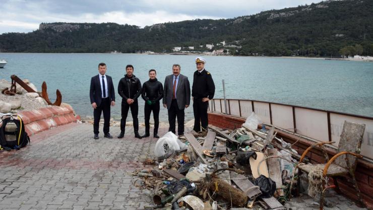 Ayışığı Koyunda deniz temizliği