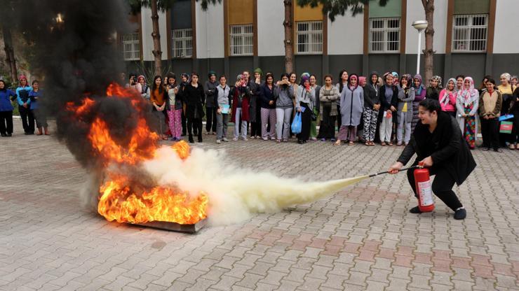 Kız öğrenci yurdunda doğal afet tatbikatı