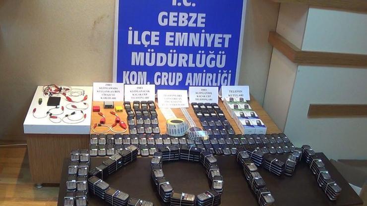 Gebzede gümrük kaçağı 1286 cep telefonu ele geçirildi
