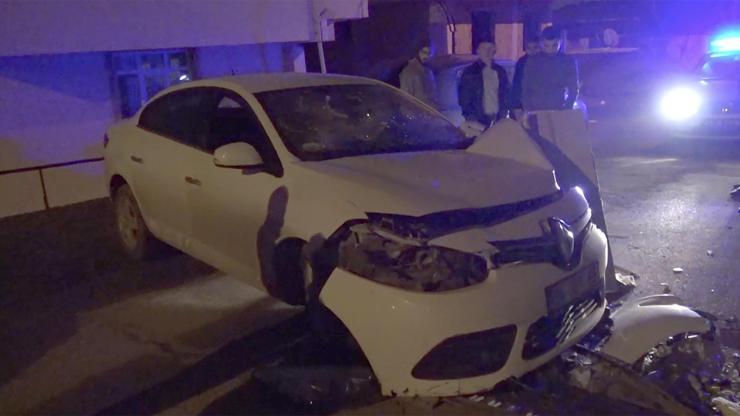 Garaj duvarına çarpan sürücü yaralandı