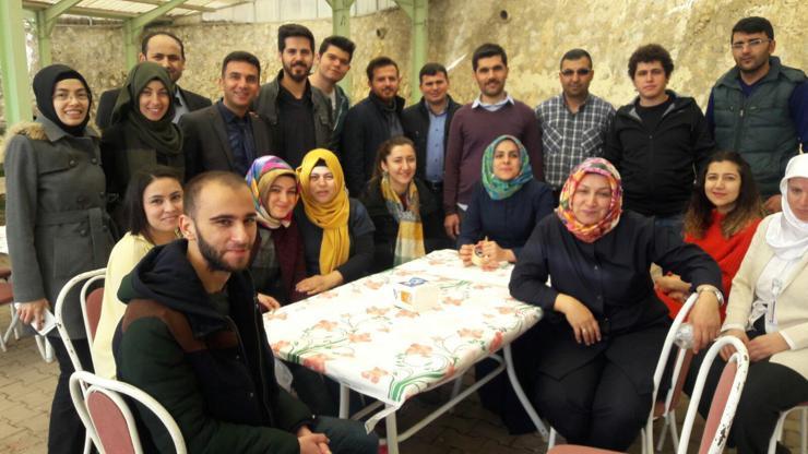 Hadimde hastane çalışanları Zeytin Dalı Harekatı için kermes düzenledi