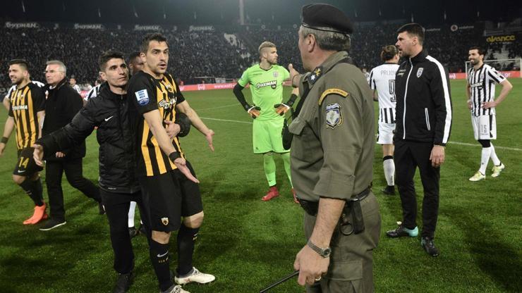 Yunanistan futbolunda kaos bitmiyor
