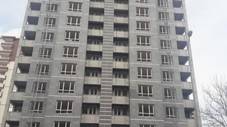 13üncü kattan düşen inşaat işçisi öldü