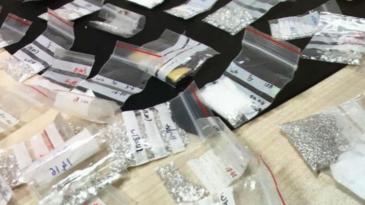 1,5 milyon dolarlık pırlanta polise takıldı