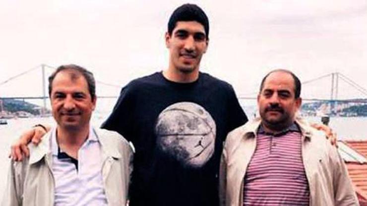 Zekeriya Öz, Celal Kara ve Enes Kanterin fotoğraf çektirdiği kliniğin sahibine hapis