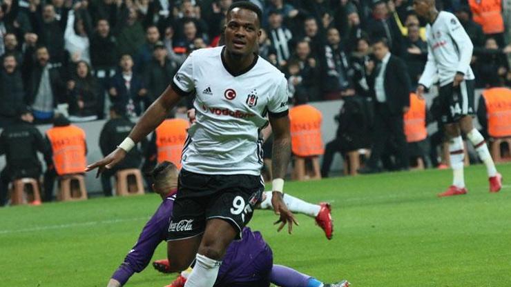 Cyle Larin ilk maçında ağları havalandırdı