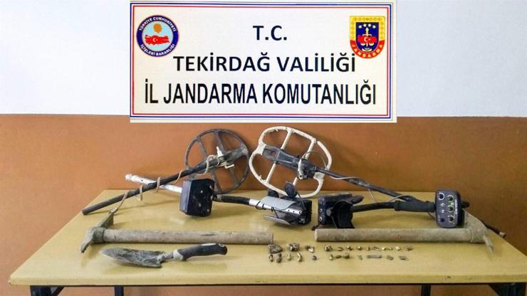 Kaçak define arayan 3 kişi yakalandı